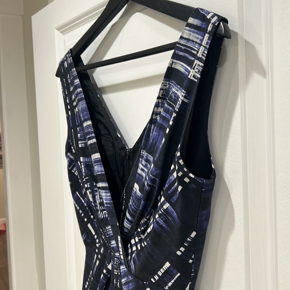 Banana Republic silk dress - Picture 3 of 9